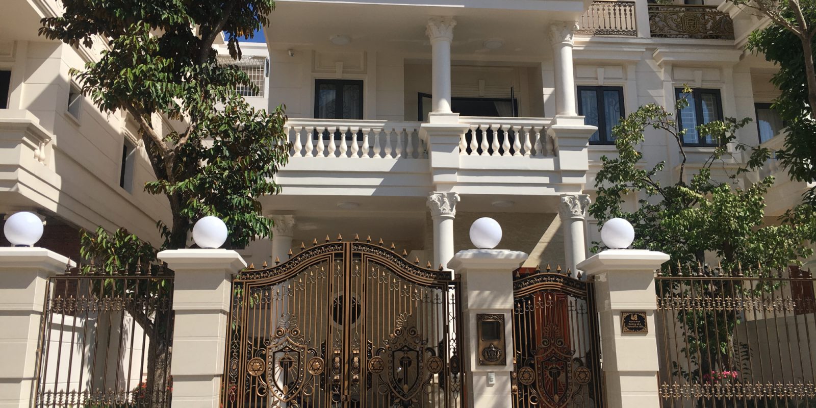CÔNG TRÌNH CỔNG LUXURY HỒ CHÍ MINH