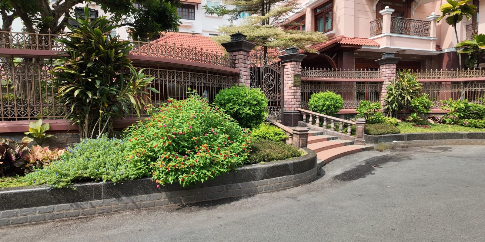 CÔNG TRÌNH CỔNG STRESIA PHÚ MỸ HƯNG